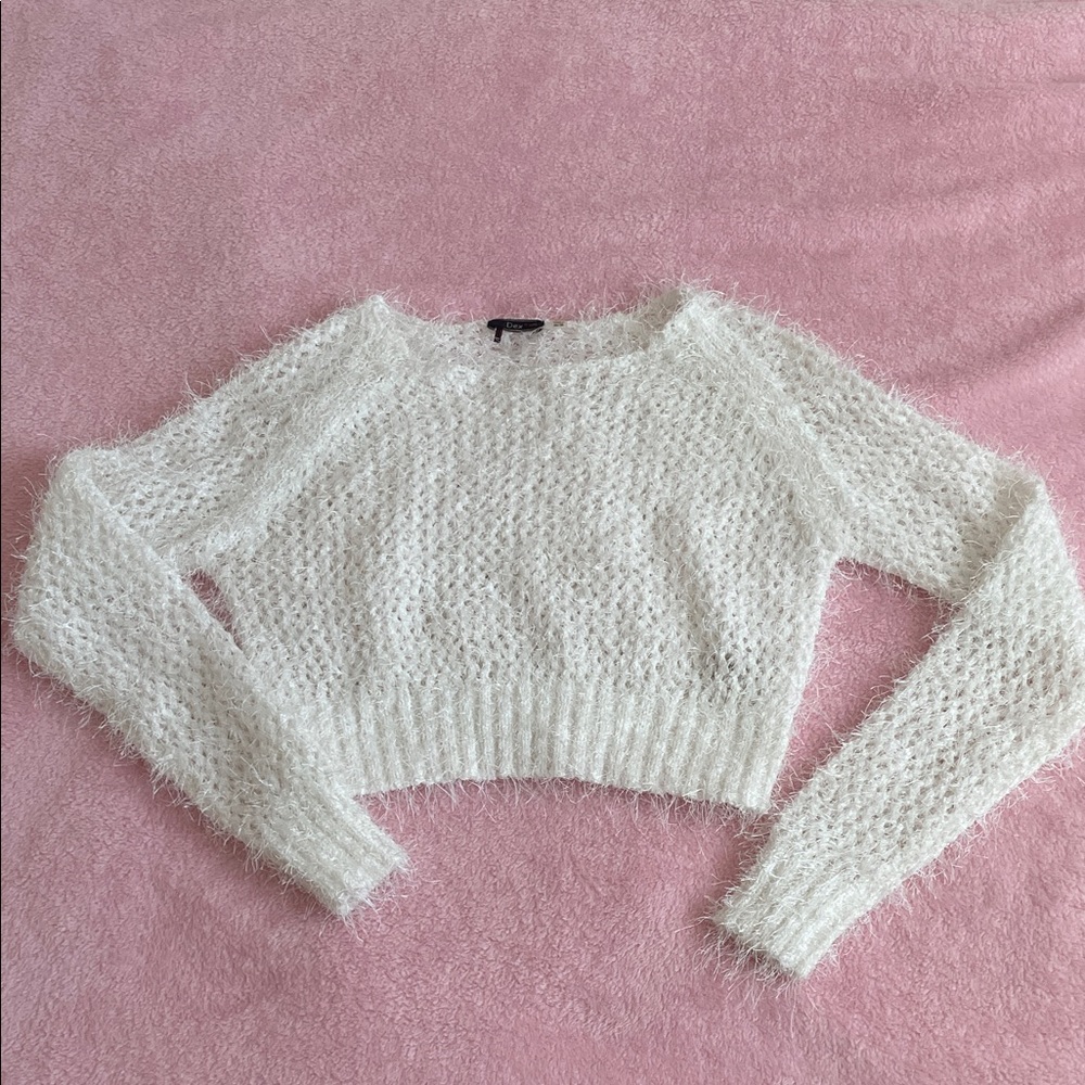 🐻‍❄️🤍DEX Cream Fuzzy Cropped Sweater Size M - Picture 7 of 8